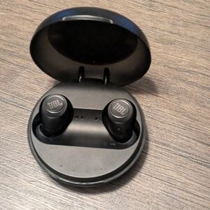 JBL True Wireless Black Earbuds